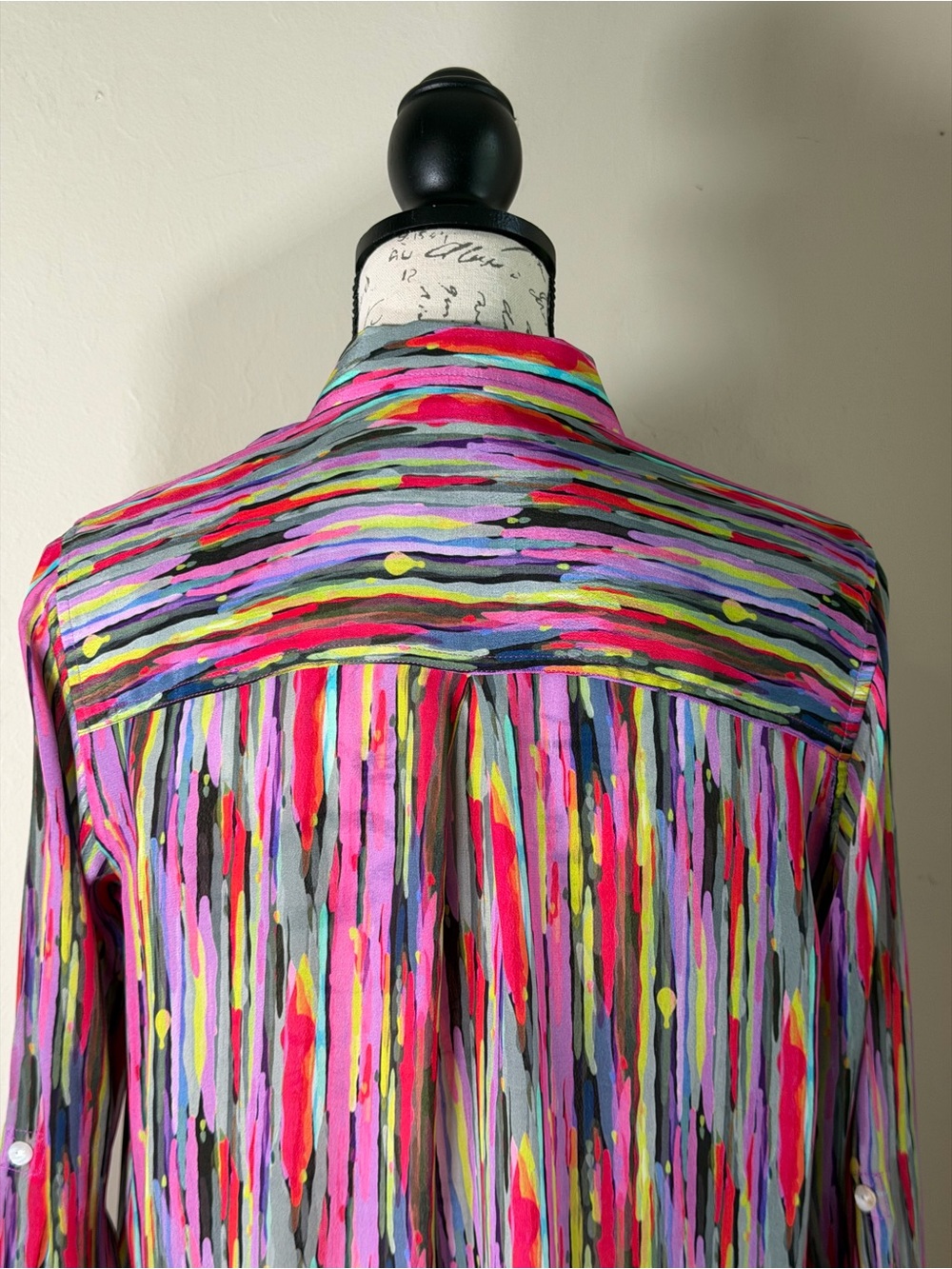 Vibrant Multicolor Brushstroke Button-Front Blouse - Picture 5 of 8